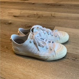 Adidas Mens White Sneakers Shoes